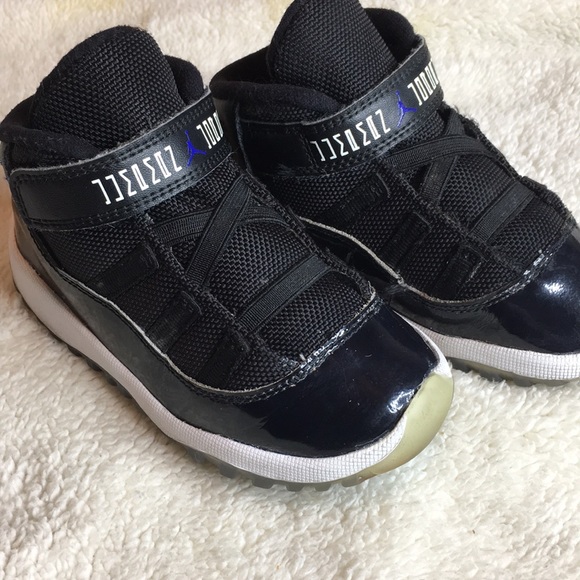 Jordan “Spacejam” 11s - Picture 2 of 3